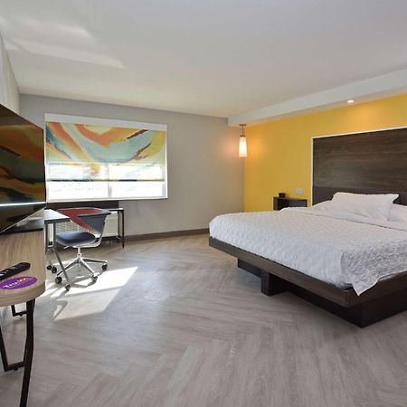 Tru By Hilton Lawrence Otel Dış mekan fotoğraf