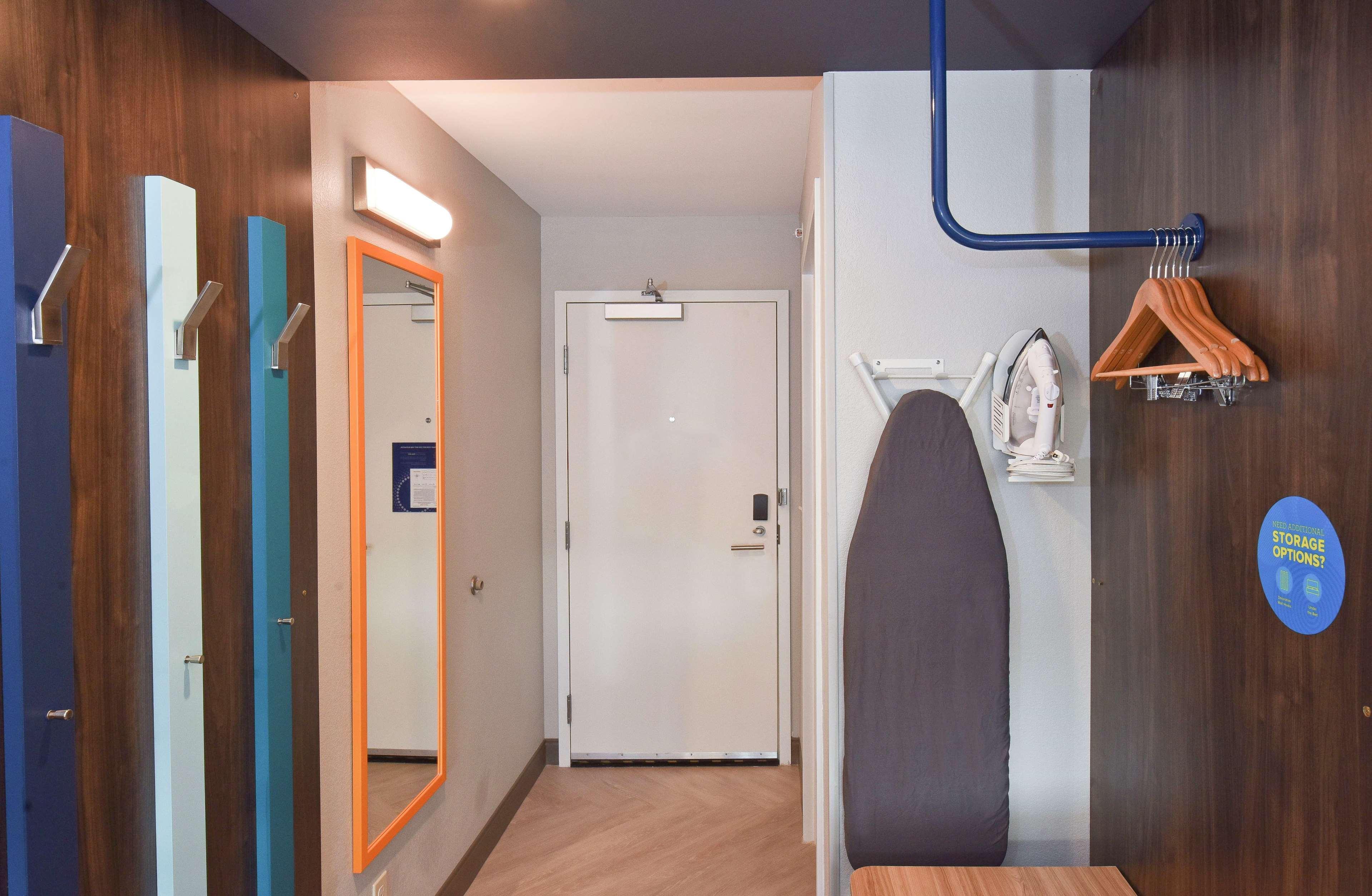 Tru By Hilton Lawrence Otel Dış mekan fotoğraf