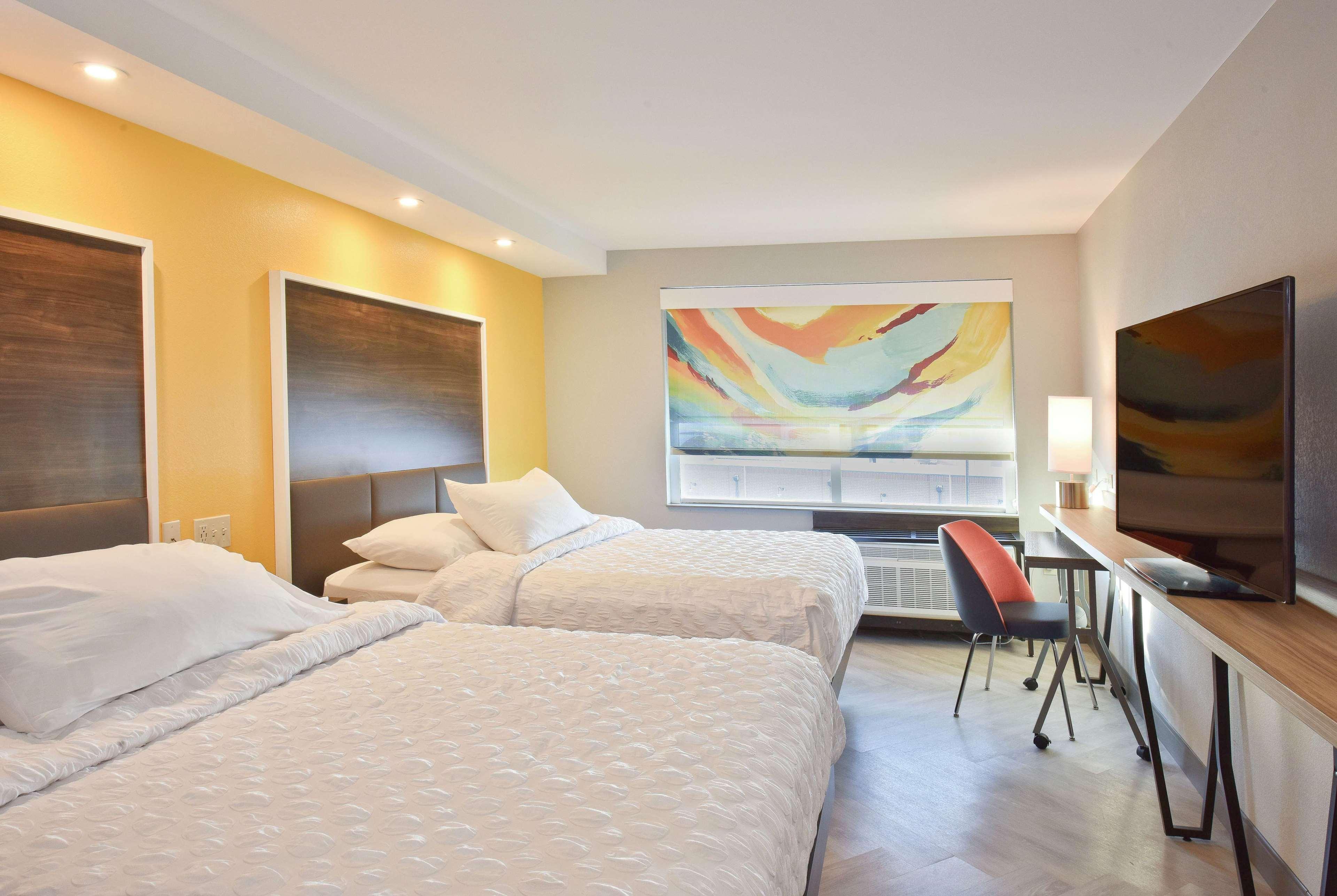 Tru By Hilton Lawrence Otel Dış mekan fotoğraf