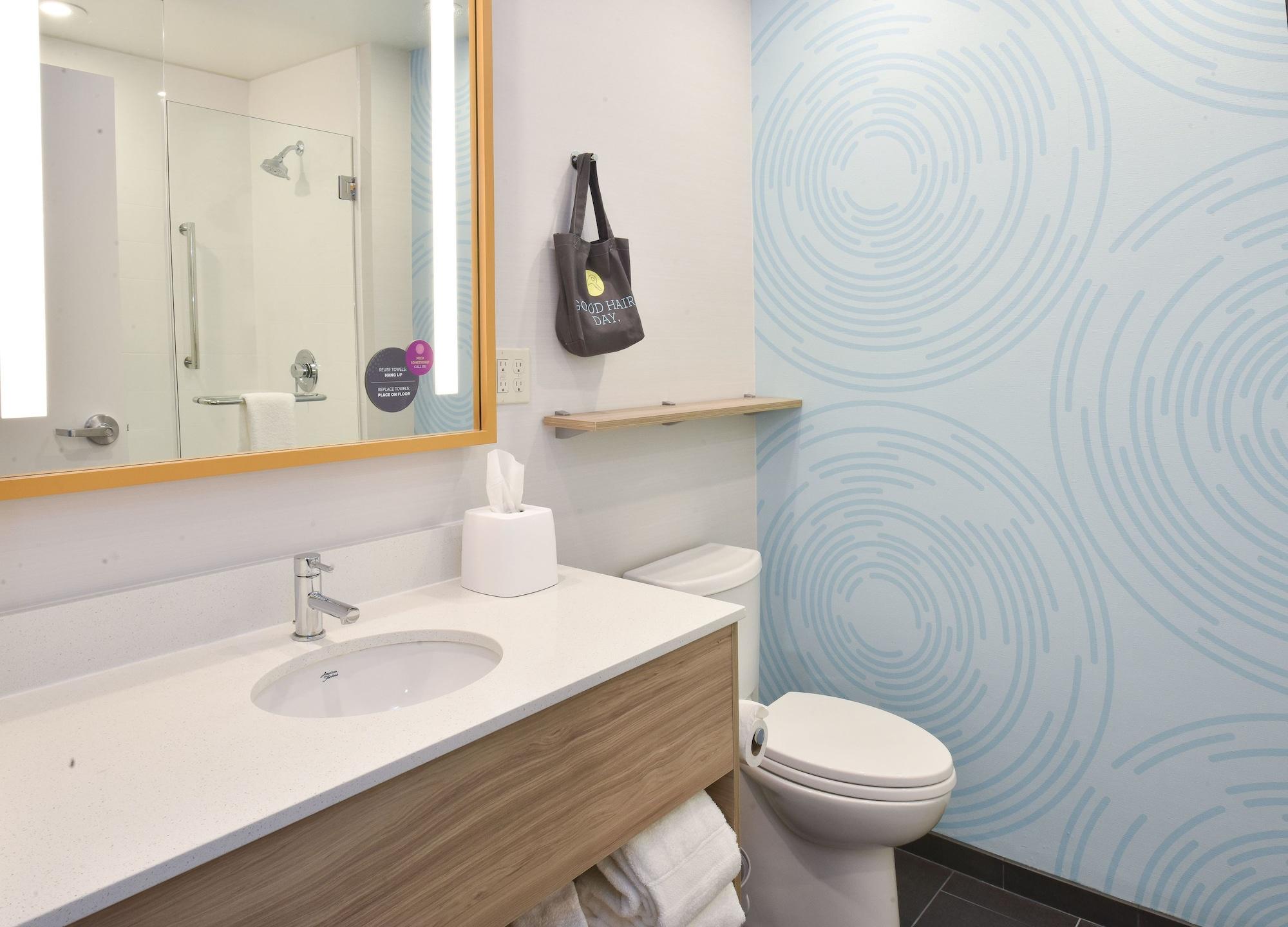 Tru By Hilton Lawrence Otel Dış mekan fotoğraf