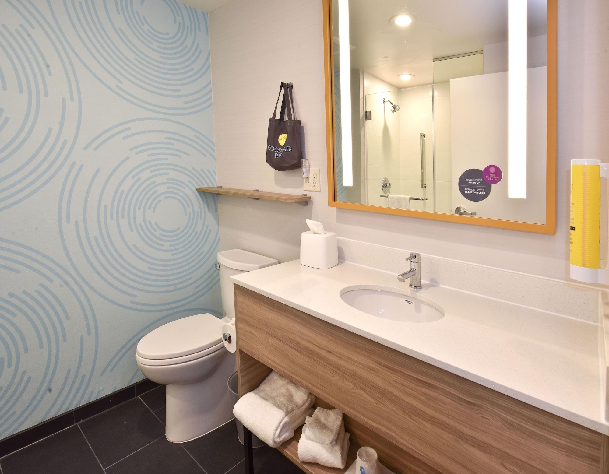 Tru By Hilton Lawrence Otel Dış mekan fotoğraf