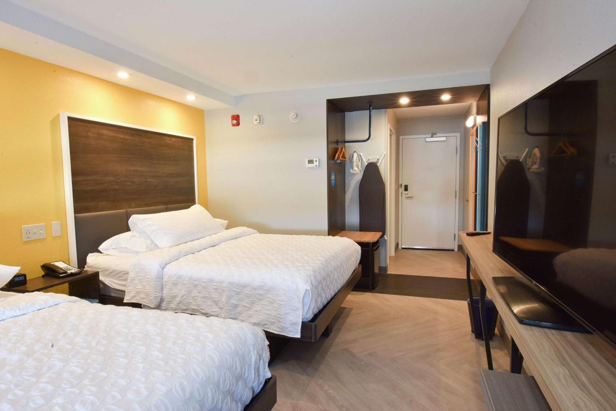 Tru By Hilton Lawrence Otel Dış mekan fotoğraf
